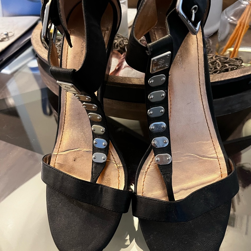 BCBG black sandals size 9.5